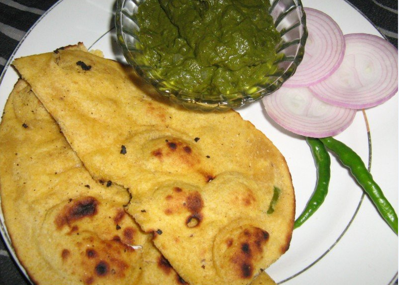 Makki di roti and Sarsoon Da saag